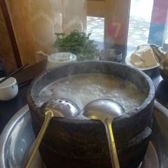鲁朗石锅城·松茸天麻石锅鸡 User Photo