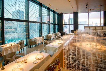 Beige Alain Ducasse Tokyo