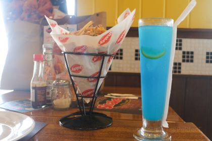 Shakey's Pizza Parlor