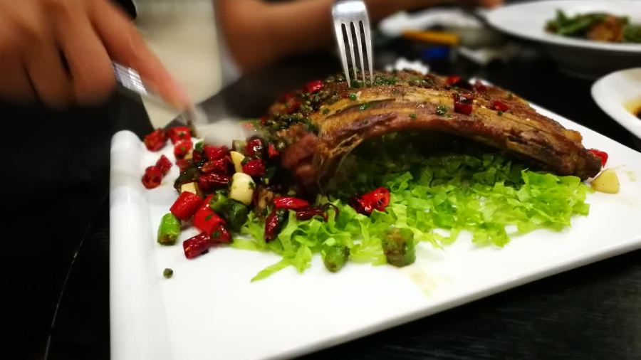 河畔春天时尚餐厅