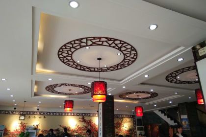 愛晚亭湖鮮食府