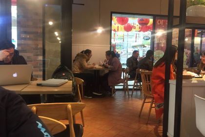 肯德基(遙觀大潤發店)