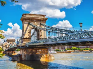 Kettenbrücke