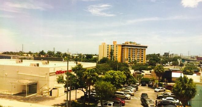 Pollo Tropical