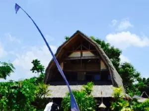 Laut Biru Bar & Restaurant