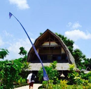 Laut Biru Bar & Restaurant