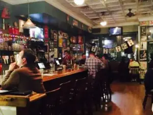 Lucky Baldwin's Pub