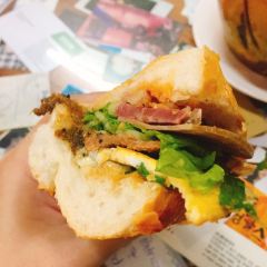 Banh Mi Phuong User Photo