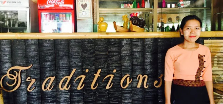 Traditions Cafe, Bar & Souvenirs