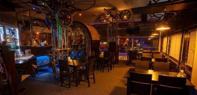 Phaeton Grill Bar