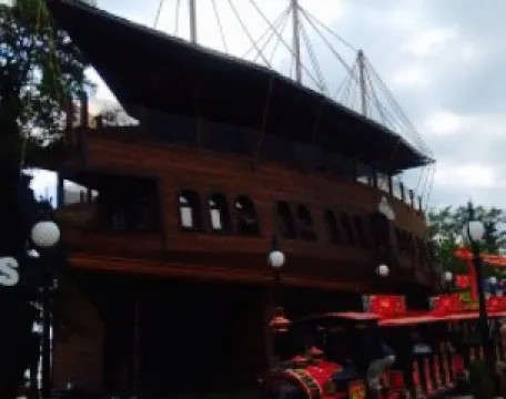 Black Pearl of Golden Sands