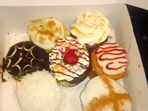 Mr. Cupcakes