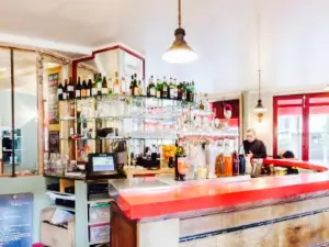 Le Bastringue