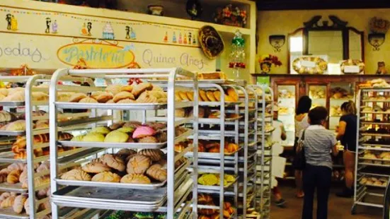 El Bolillo Bakery