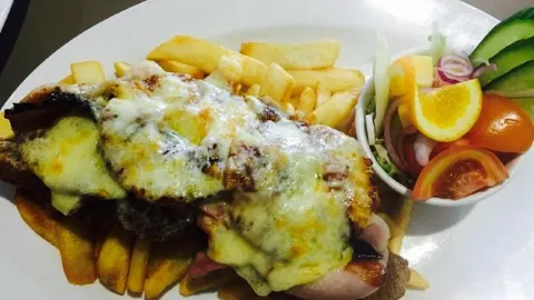 Midway Point Tavern in Sorell