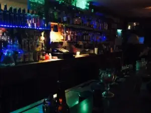 Raymond's Lounge