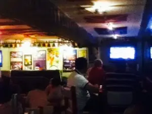 DUGOUT SPORTS BAR