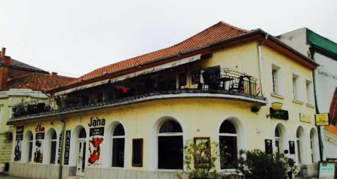Menta Cafe & Lounge