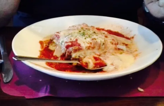 Bratskellar Pizza Pub