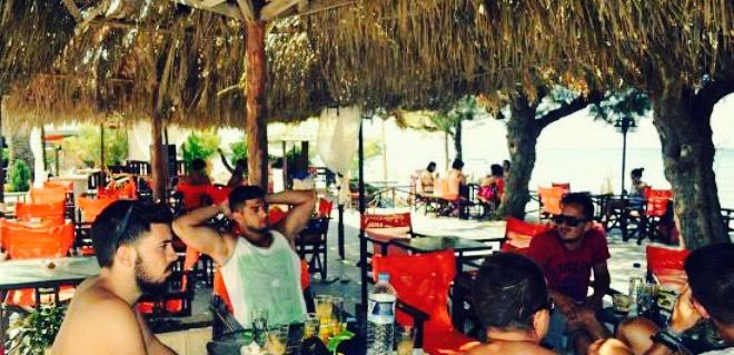 See the sea beach bar