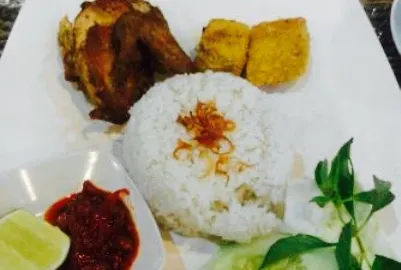Rumah Makan Ria Khas Ibu Ruth in Kendari