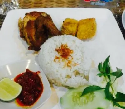 Rumah Makan Ria Khas Ibu Ruth