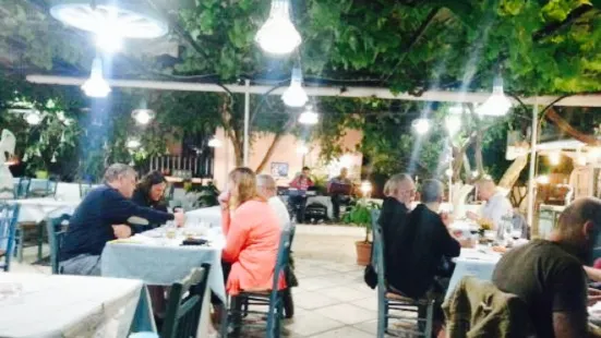 Taverna Garden Samos