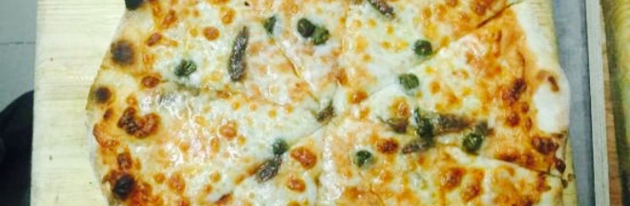 Saloon Pizzeria Music Pub