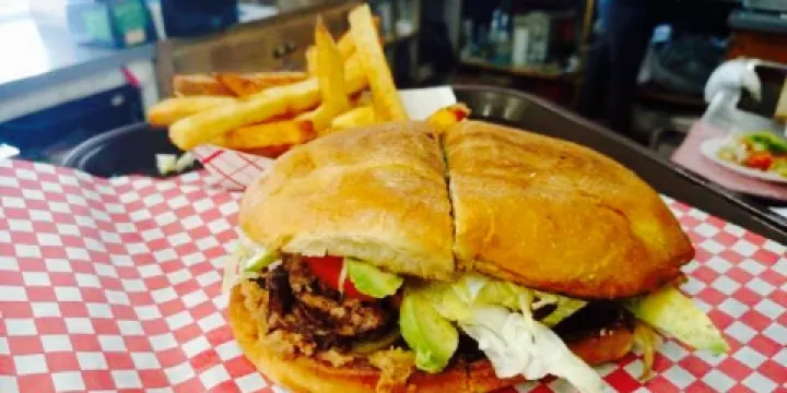 Verde Lea Market Deli & Grill