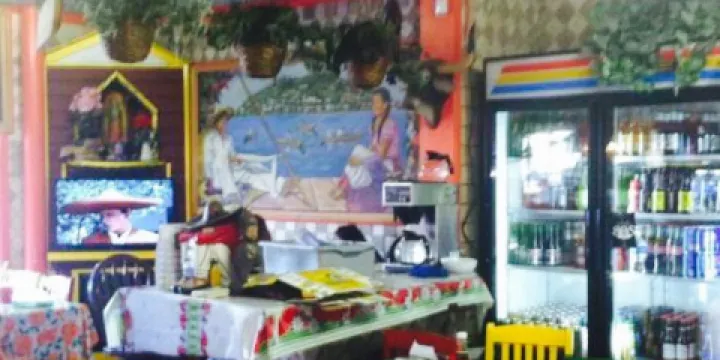 El Lugarcito Restaurant