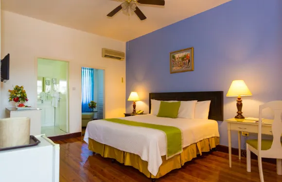 利瓜尼亞俱樂部酒店