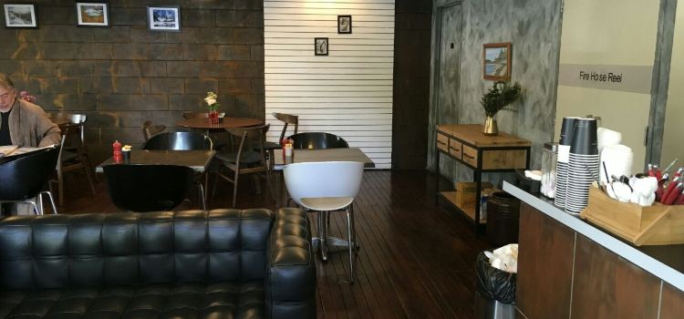 Cafe Harris