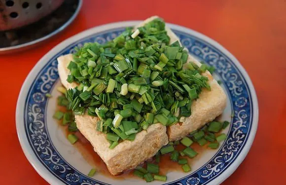 遊翁韭菜臭豆腐