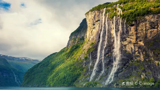 Seven Sisters Waterfall