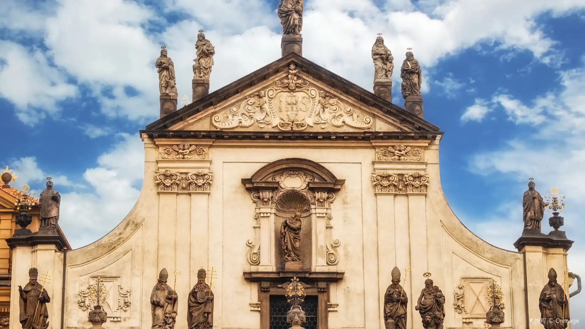 Hotels near Church of the Holy Saviour