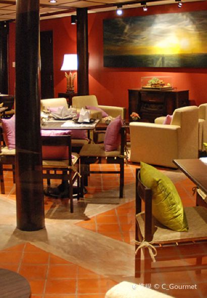 เรือนอุไรไฟน์ไทยคูซีน