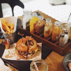 Bourbon Cookhouse 여행 사진