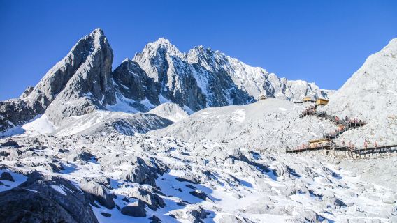 Excursión privada de un día a Lijiang (disponible en inglés): Montaña Nevada del Dragón de Jade y Pueblo Baisha