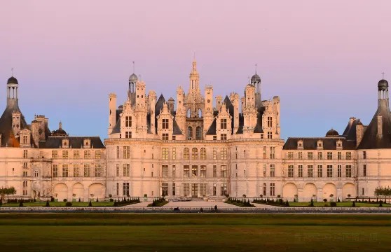 法國盧瓦爾河谷三大城堡一日遊【巴黎來回+多語種語音導覽可選】