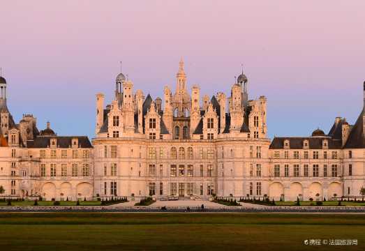 1-Day Tour of the Three Great Castles in France's Loire Valley (Round-Trip from Paris + Optional Multilingual Audio Guide)
