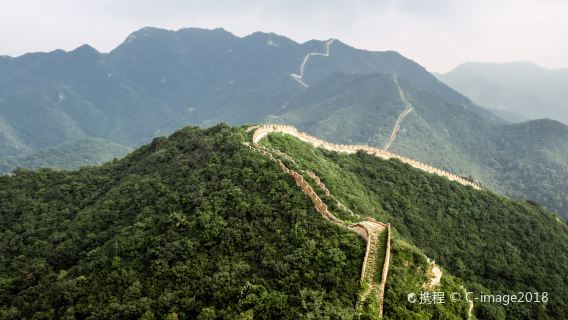 Servizi visita guidata guida in cinese e inglese in attrazione come la Grande Muraglia di Badaling, la Grande Muraglia di Mutianyu, la Città Proibita e il Palazzo d'Estate a Pechino