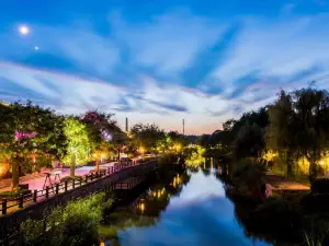 Popular Night Attractions in Xinyi