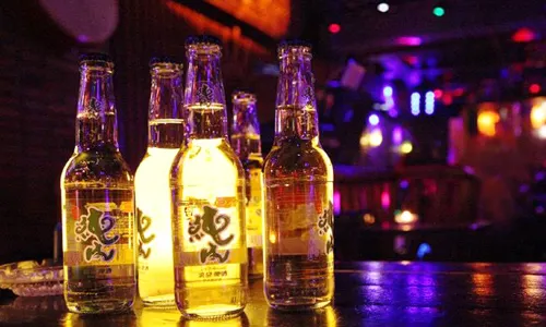 雙月酒吧