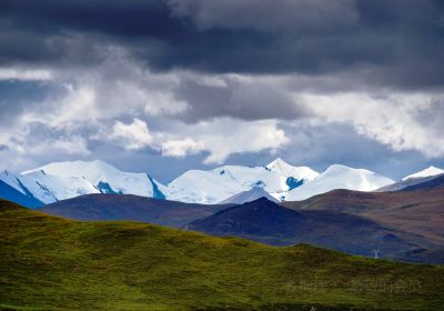 Ningjinkangsha Peak