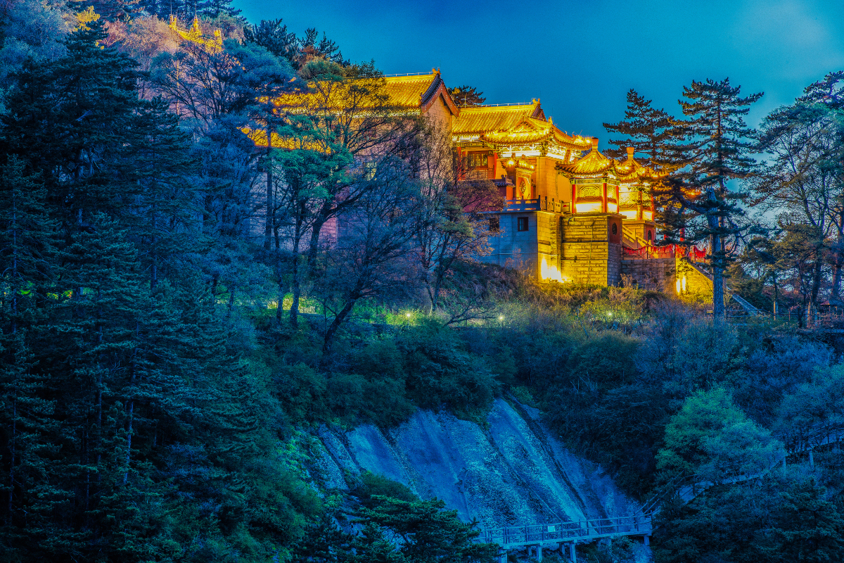 ฉากยอดฮิตยามค่ำคืนยอดนิยมในเหว่ยหนาน