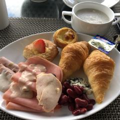 Yintelagenhuaqiaochengjiudianzizhucan User Photo