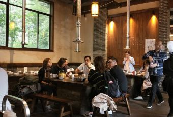 Impression Lao Zao Tai San Xia Pots (Tianmenshan Cableway Store) 여행 사진