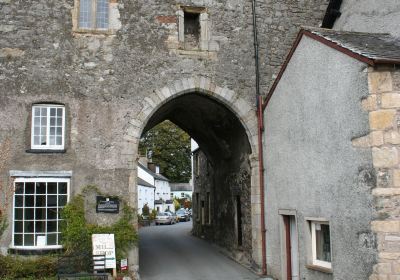 Cartmel Priory, Church