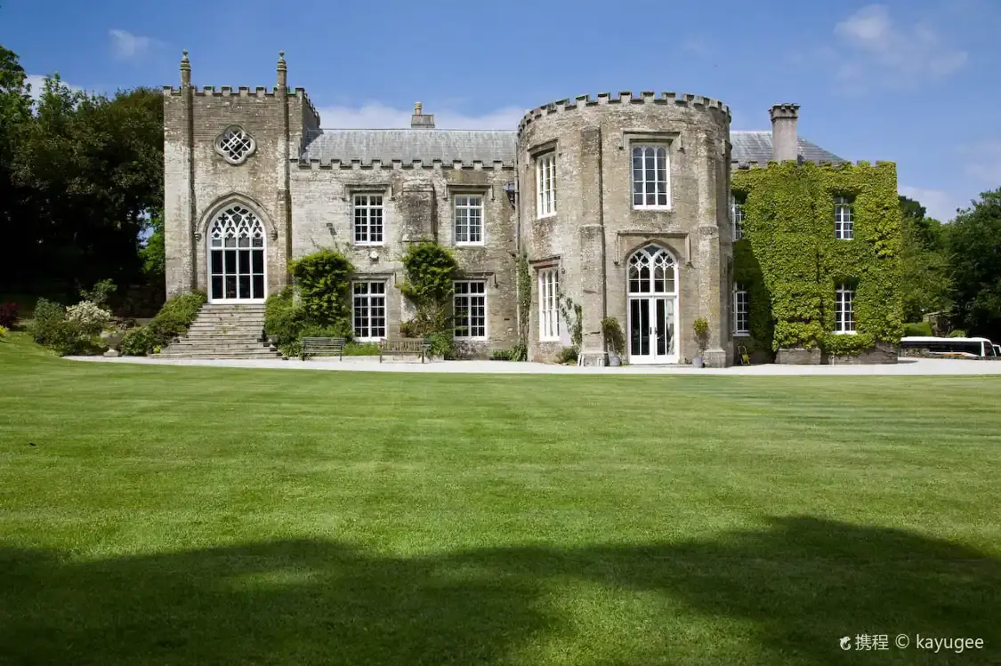 Hotels near Prideaux Place