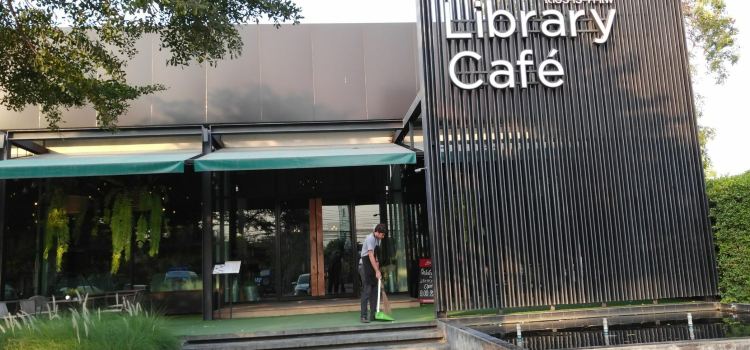 Library Cafe'